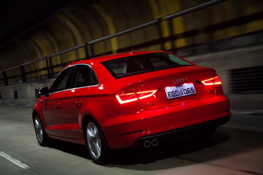  Audi A3 Sedan 1.8 T (8V) 2014 года  (фото 18 из 30)